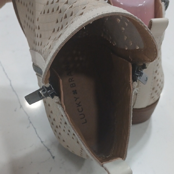 Lucky Brand Perforated Tan Ankle Booties Leather Sz8 Gentle Used - Picture 5 of 10